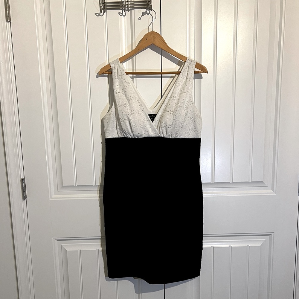 Valerie Bertinelli deep V two tone (black/white) eyelet dress Size 14